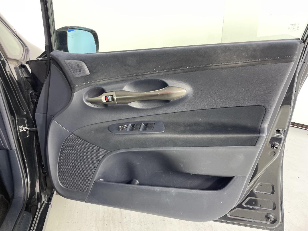 Photo '15' of Toyota Blade Photo '15' of Toyota Blade