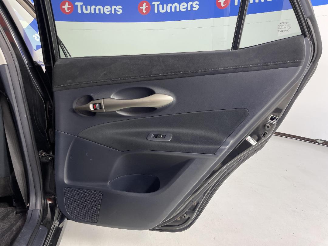 Photo '19' of Toyota Blade Photo '19' of Toyota Blade