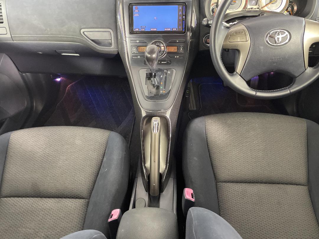 Photo '18' of Toyota Blade Photo '18' of Toyota Blade