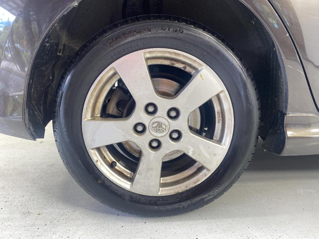 Photo '12' of Toyota Blade Photo '12' of Toyota Blade