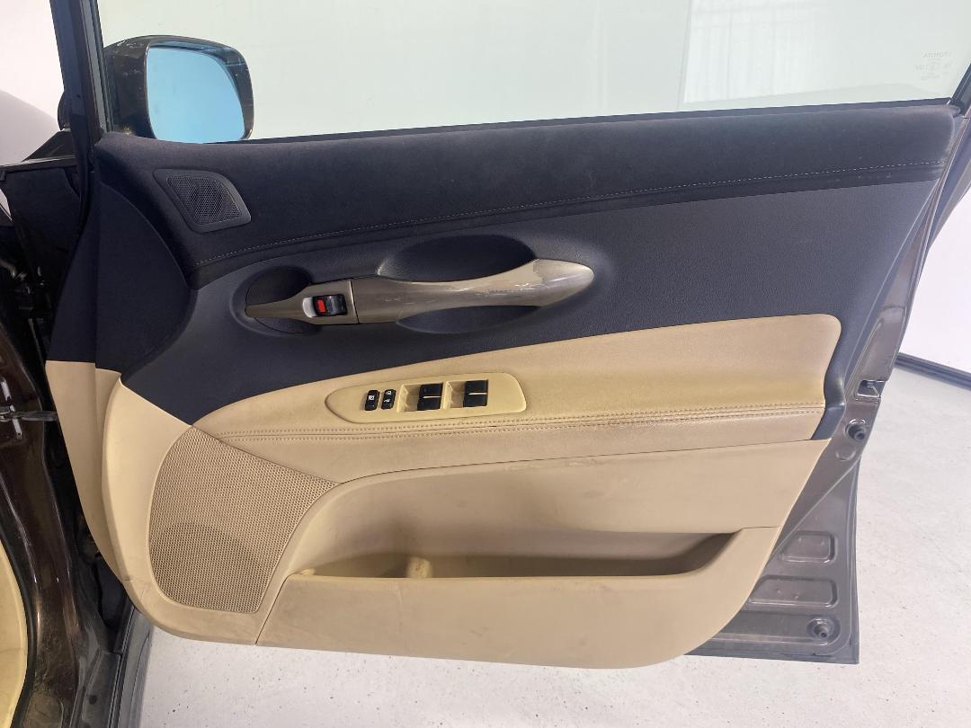 Photo '15' of Toyota Blade Photo '15' of Toyota Blade