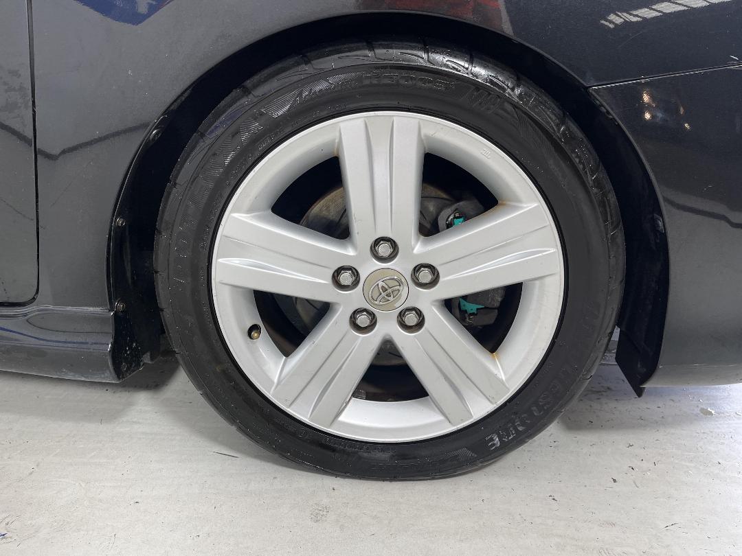 Photo '9' of Toyota Blade Photo '9' of Toyota Blade