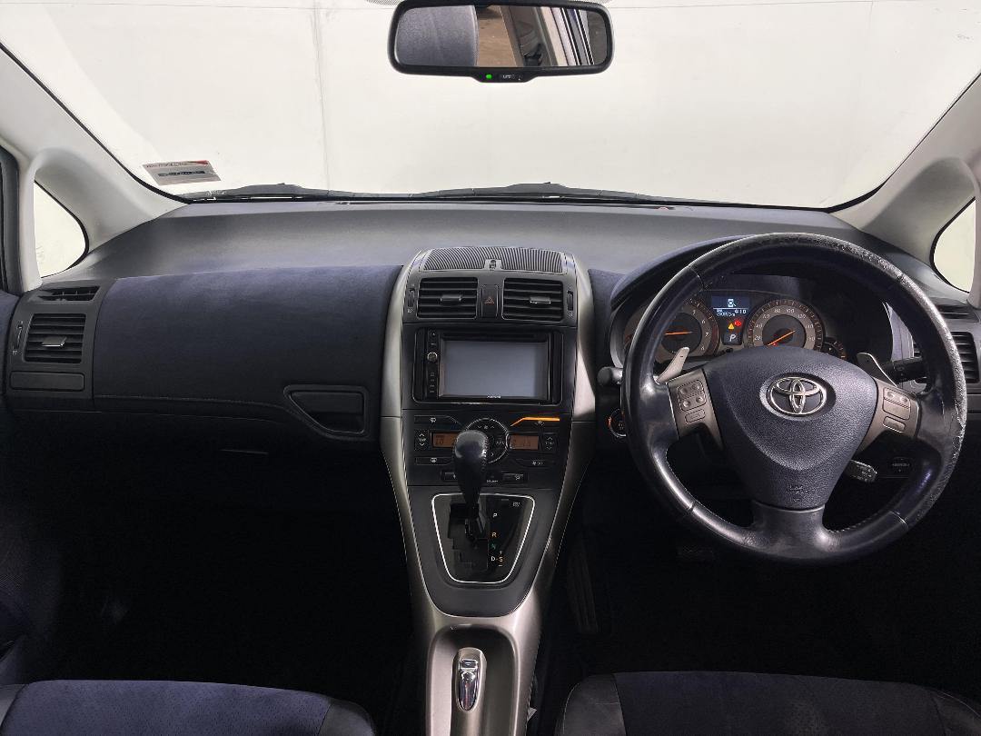 Photo '17' of Toyota Blade Photo '17' of Toyota Blade