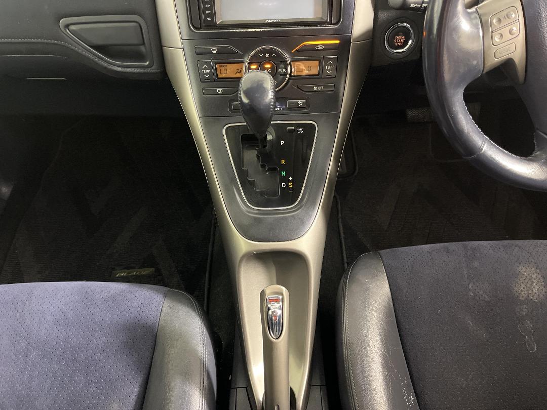 Photo '23' of Toyota Blade Photo '23' of Toyota Blade