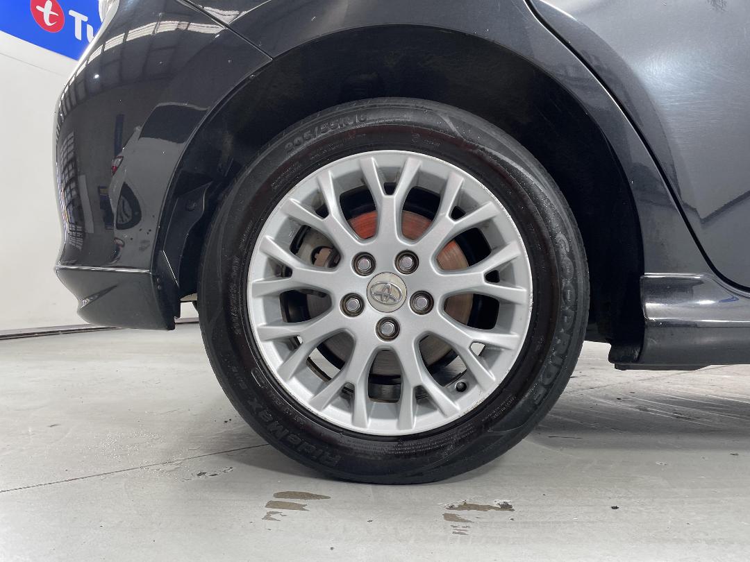 Photo '12' of Toyota Blade