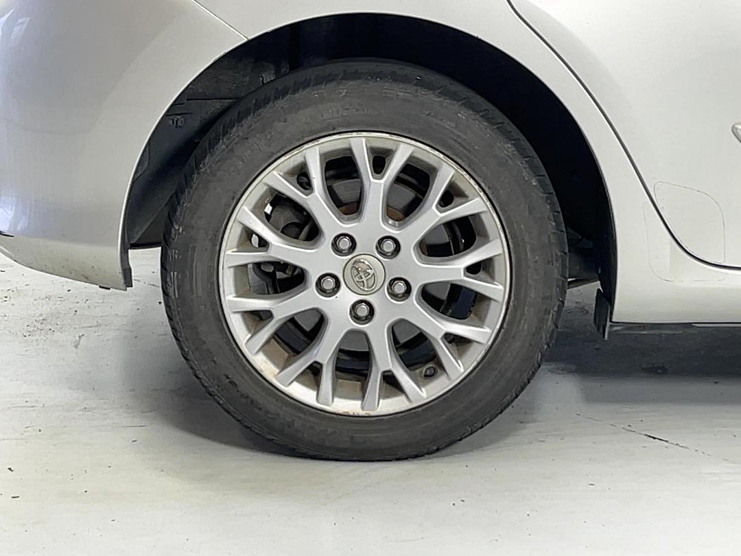 Photo '12' of Toyota Blade