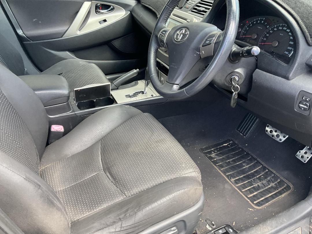 Photo '8' of Toyota Camry Sport Photo '8' of Toyota Camry Sport