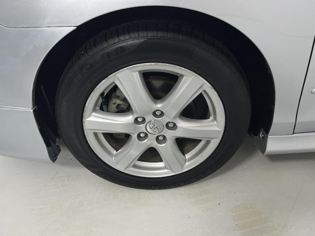 Photo '10' of Toyota Camry