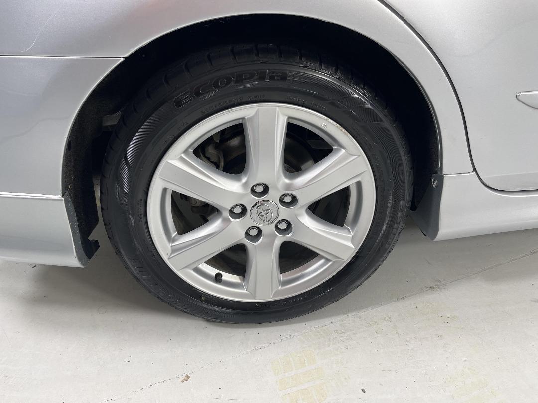 Photo '12' of Toyota Camry