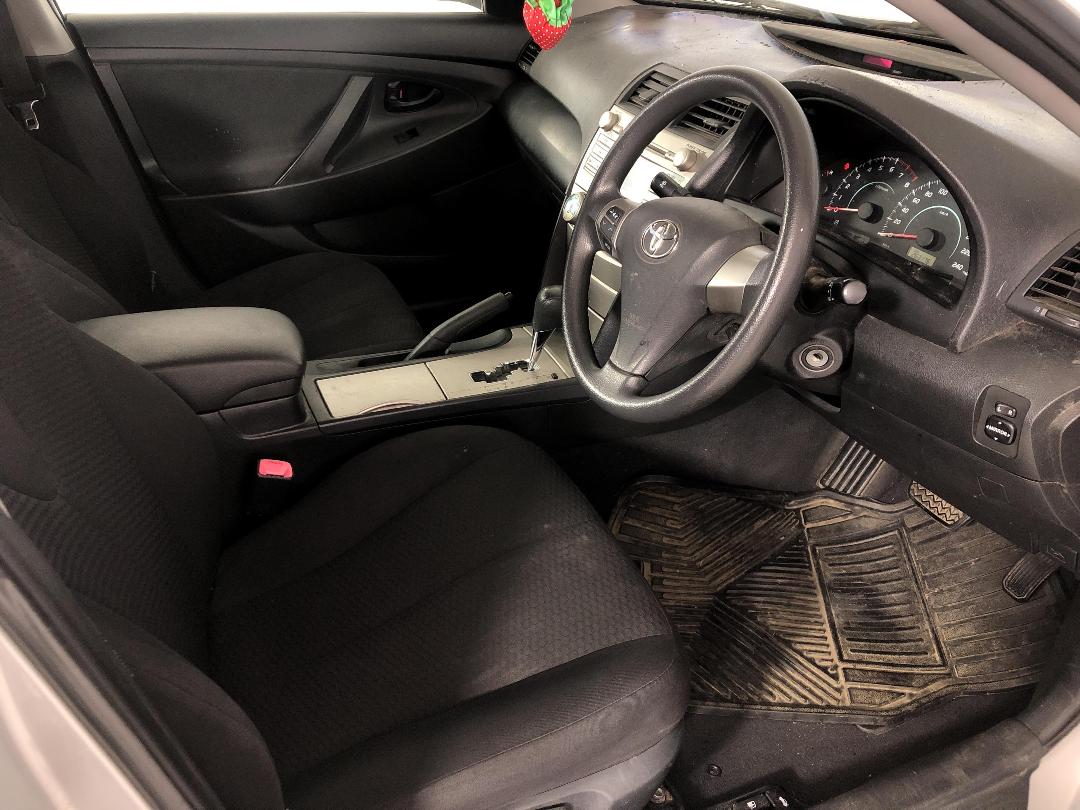 Photo '16' of Toyota Camry