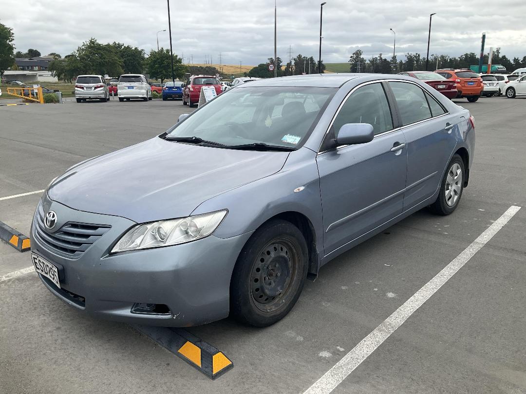 Photo '4' of Toyota Camry GL Photo '4' of Toyota Camry GL