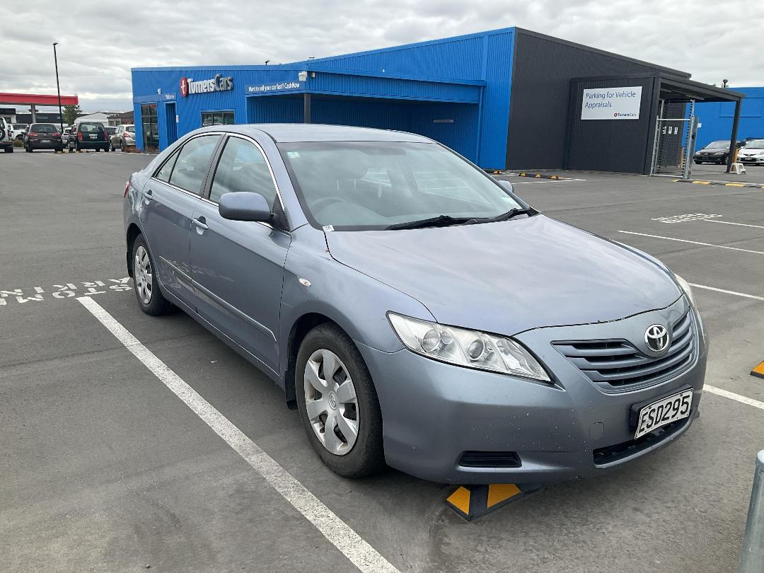 Photo '8' of Toyota Camry GL Photo '8' of Toyota Camry GL