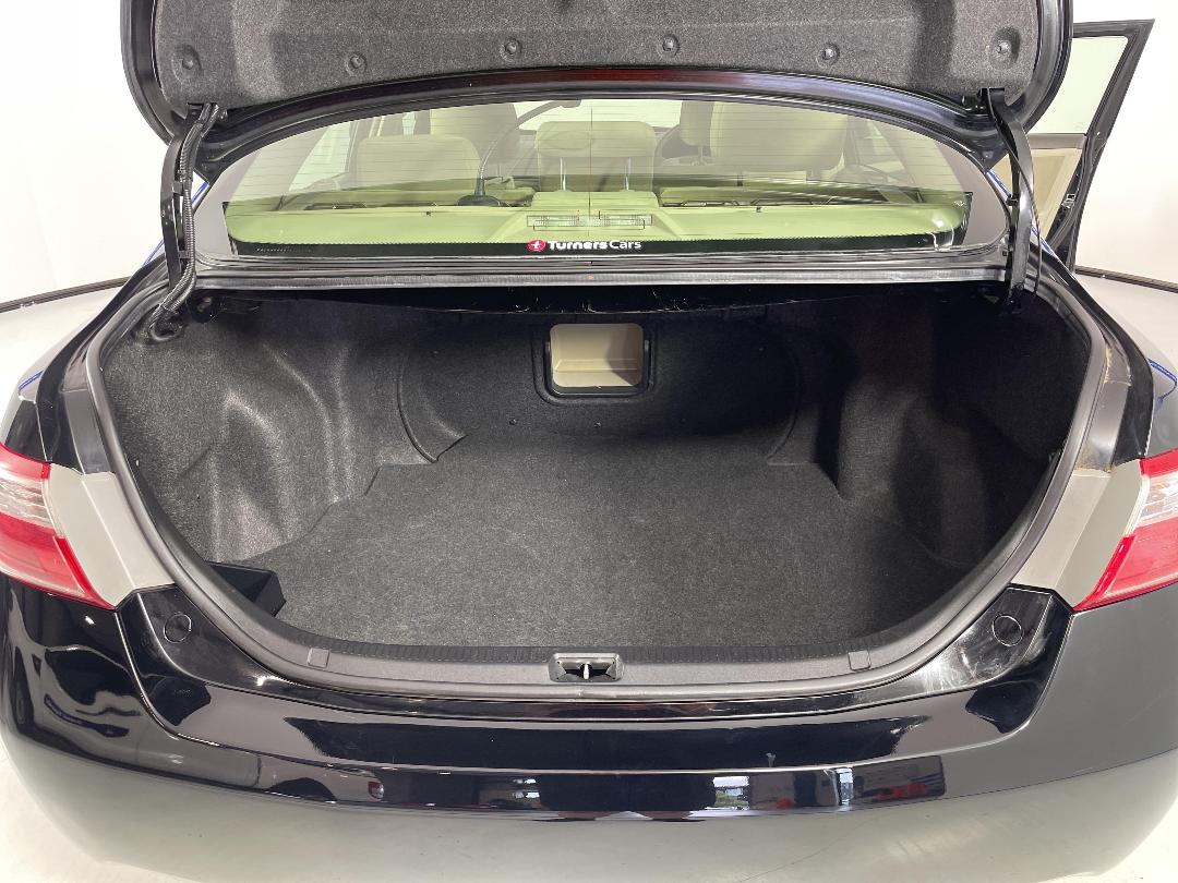 Photo '14' of Toyota Camry