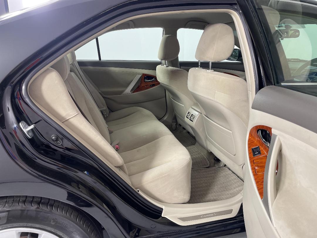 Photo '20' of Toyota Camry