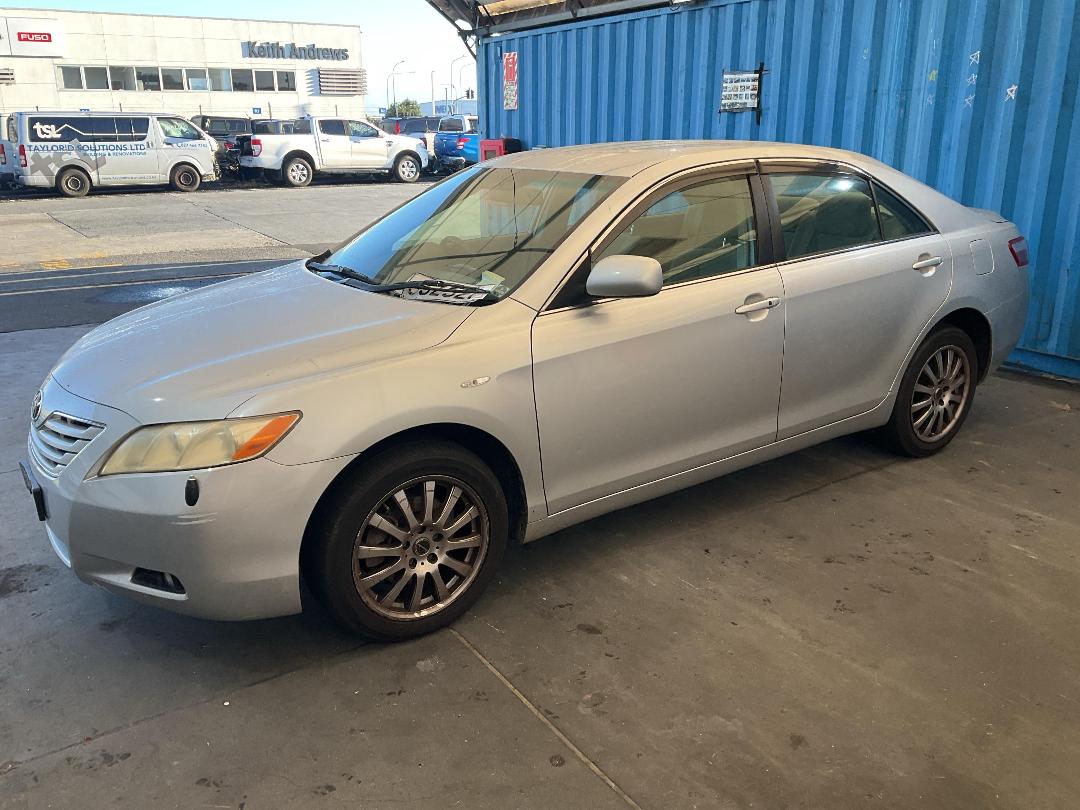 Photo '10' of Toyota Camry