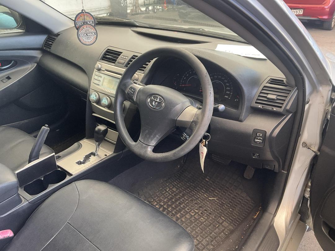 Photo '24' of Toyota Camry GL