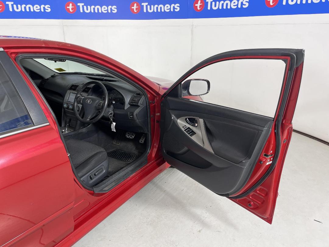 Photo '15' of Toyota Camry