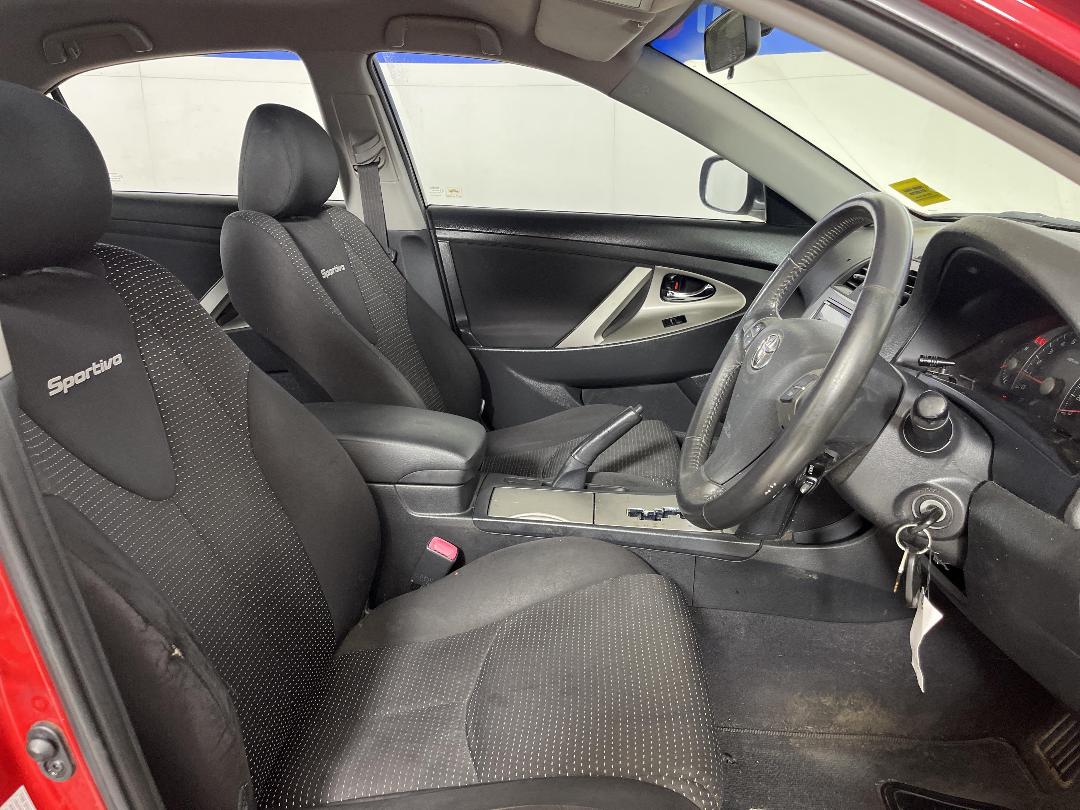 Photo '16' of Toyota Camry