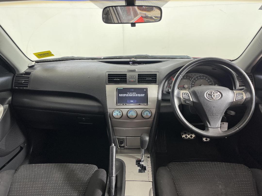 Photo '17' of Toyota Camry