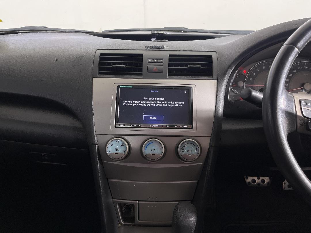 Photo '18' of Toyota Camry