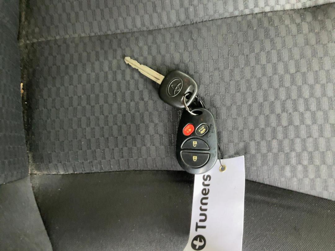 Photo '19' of Toyota Camry GL