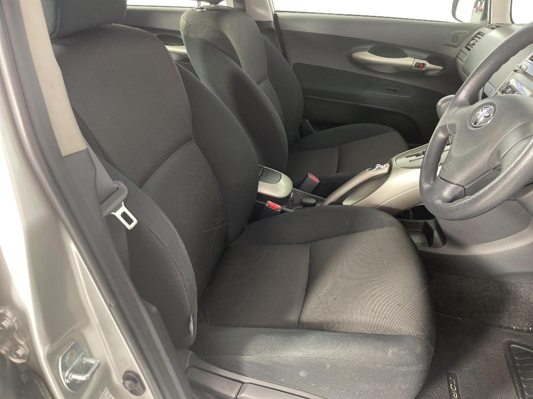 Photo '16' of Toyota Corolla Photo '16' of Toyota Corolla