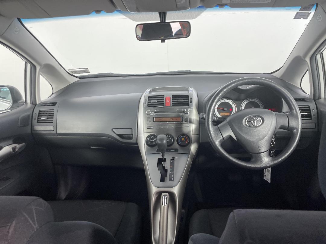 Photo '17' of Toyota Corolla Photo '17' of Toyota Corolla