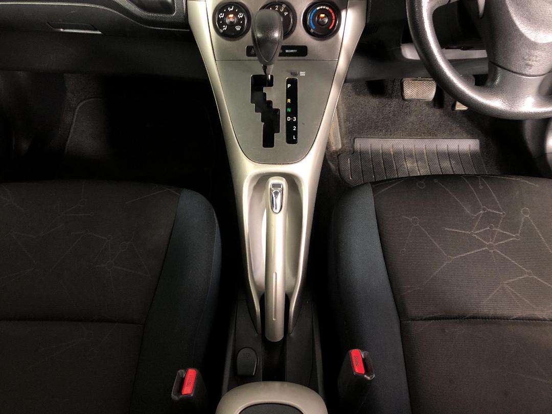 Photo '18' of Toyota Corolla