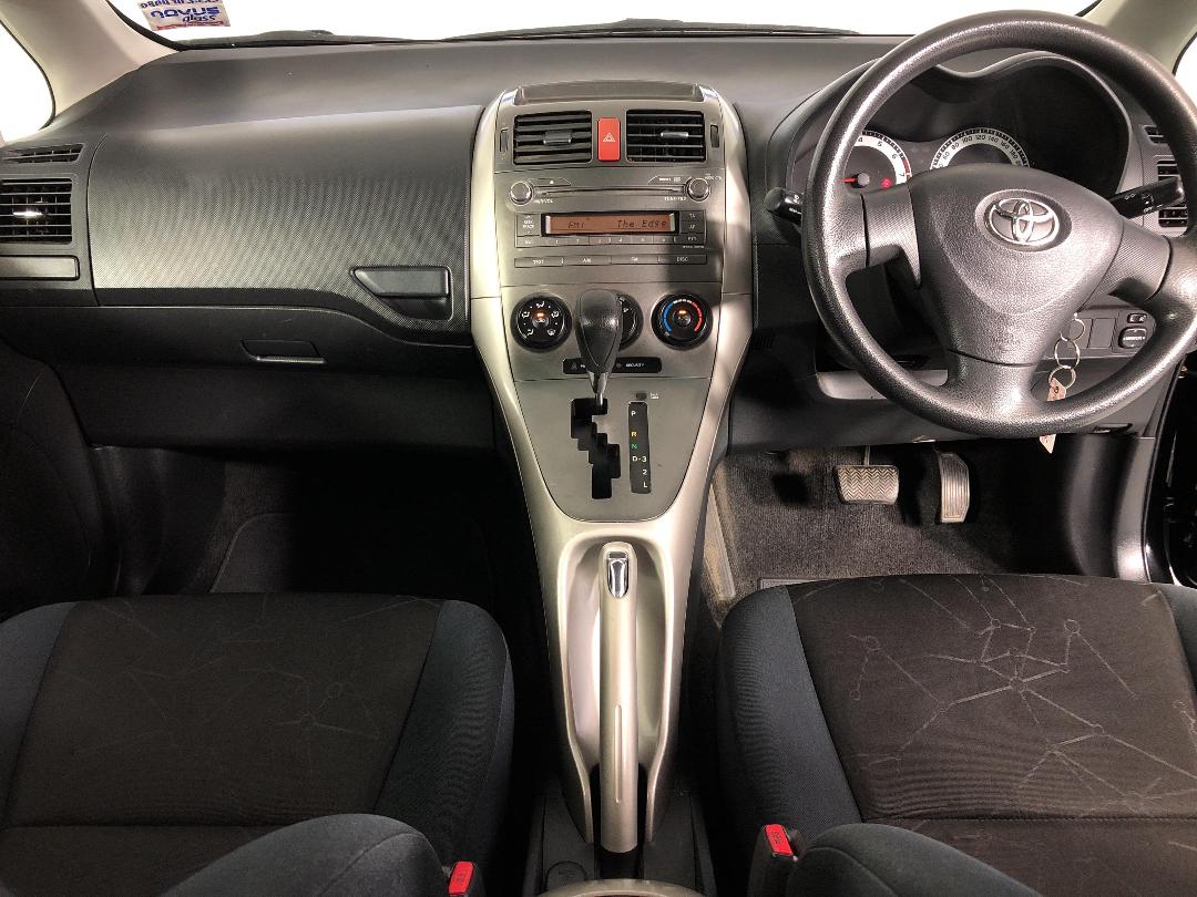 Photo '17' of Toyota Corolla