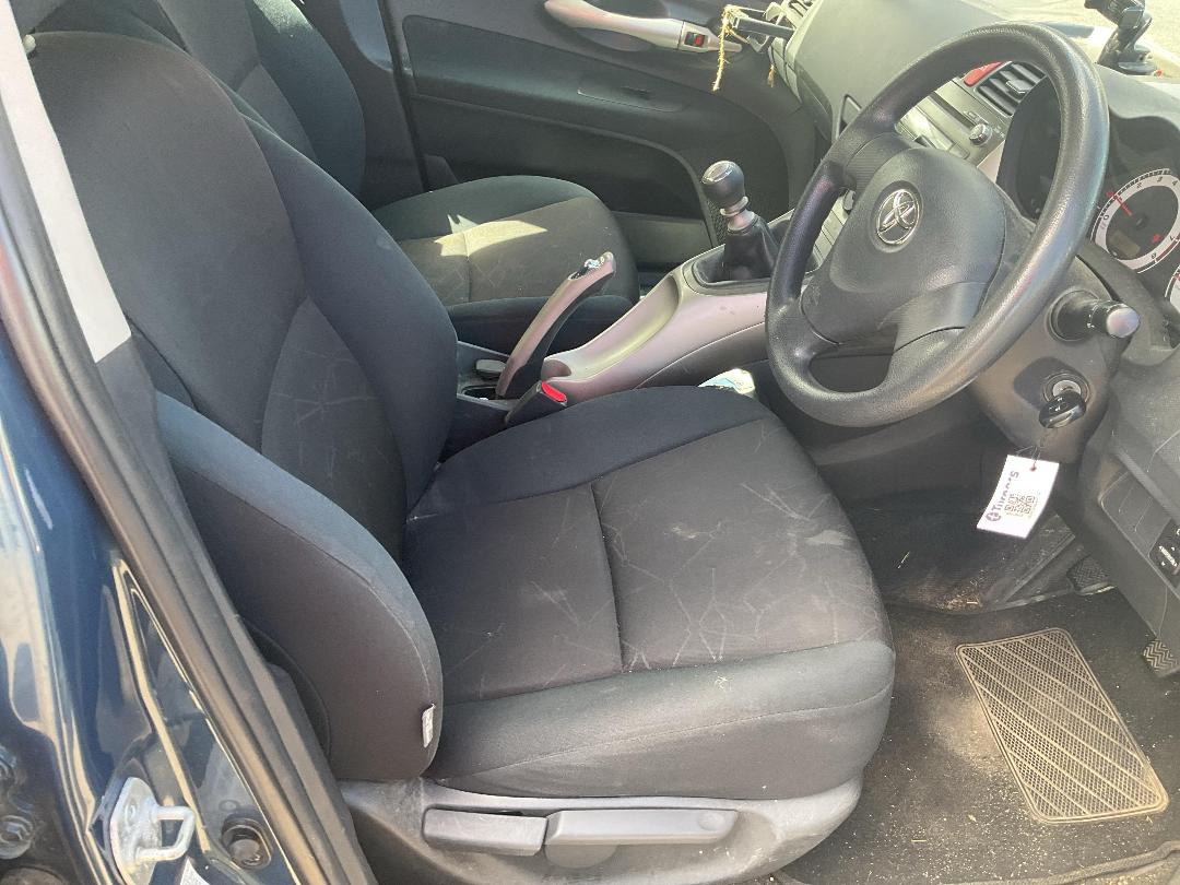 Photo '13' of Toyota Corolla GX