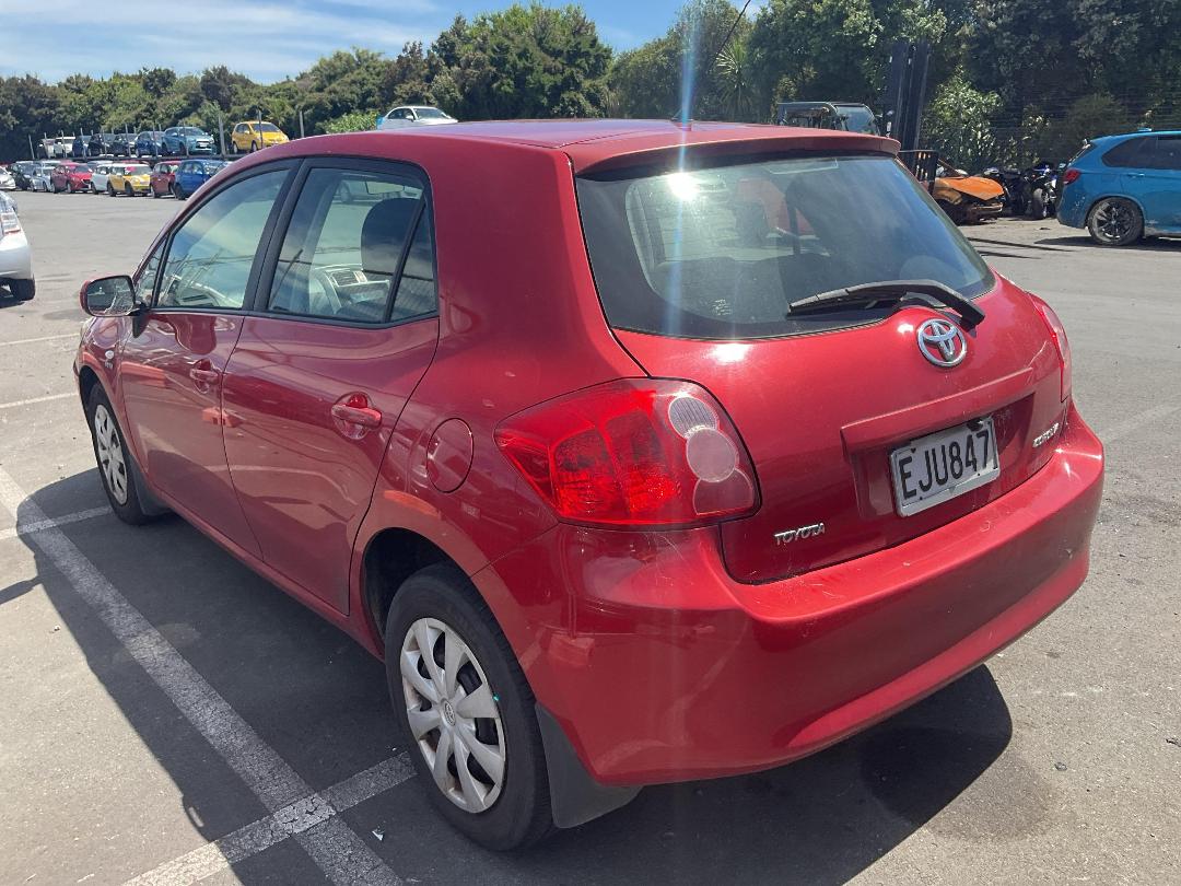 Photo '3' of Toyota Corolla GX Photo '3' of Toyota Corolla GX