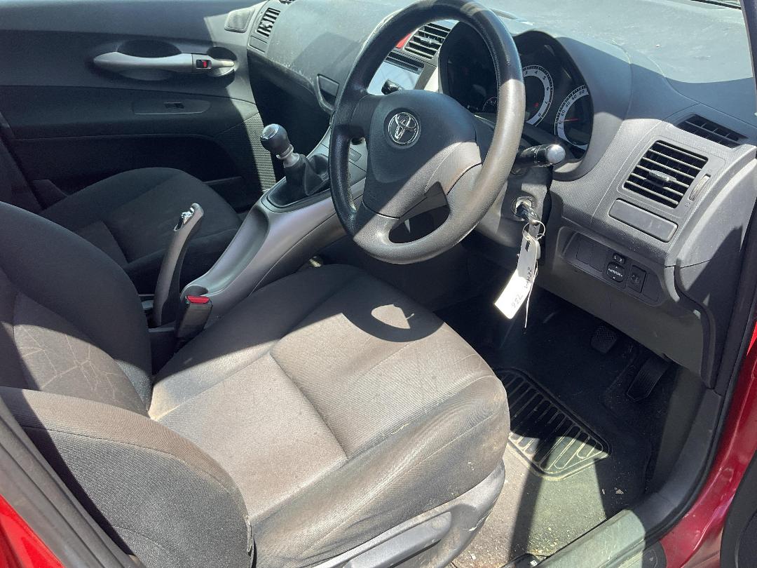 Photo '9' of Toyota Corolla GX Photo '9' of Toyota Corolla GX