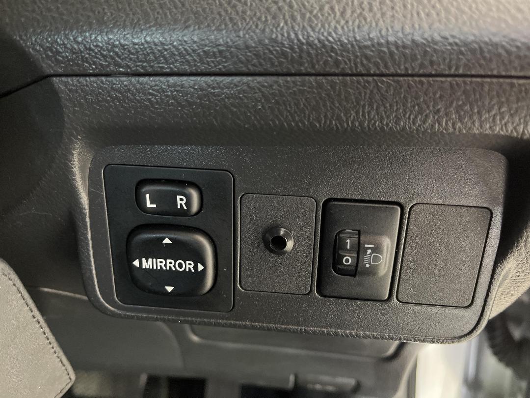 Photo '24' of Toyota Corolla