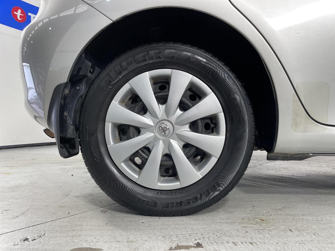 Photo '12' of Toyota Corolla