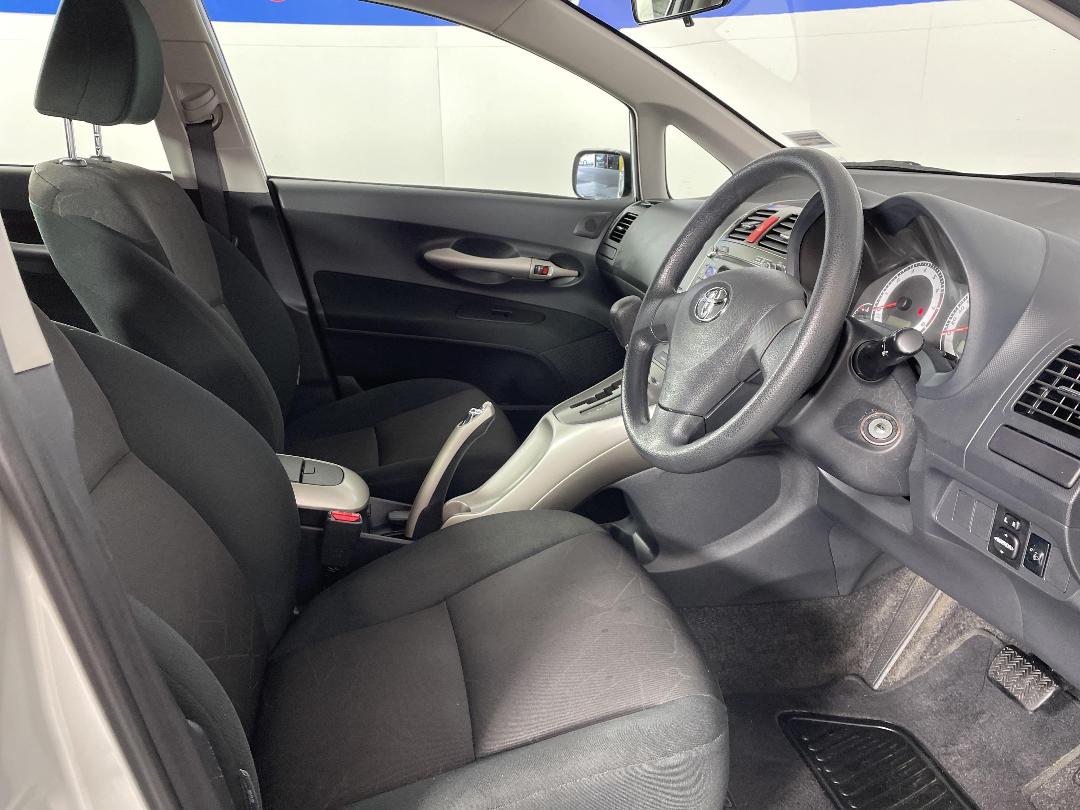 Photo '16' of Toyota Corolla