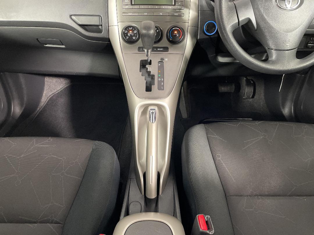 Photo '18' of Toyota Corolla