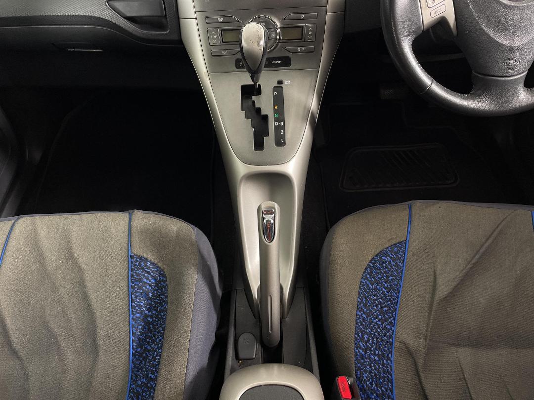 Photo '18' of Toyota Corolla