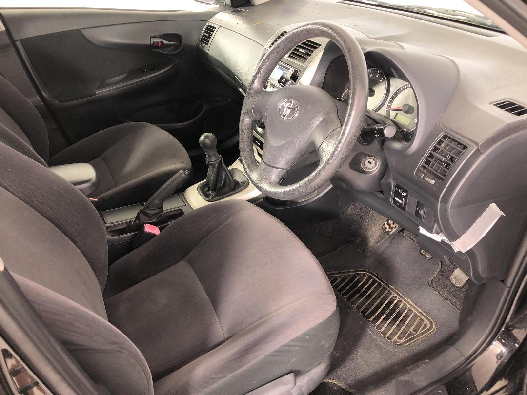 Photo '16' of Toyota Corolla