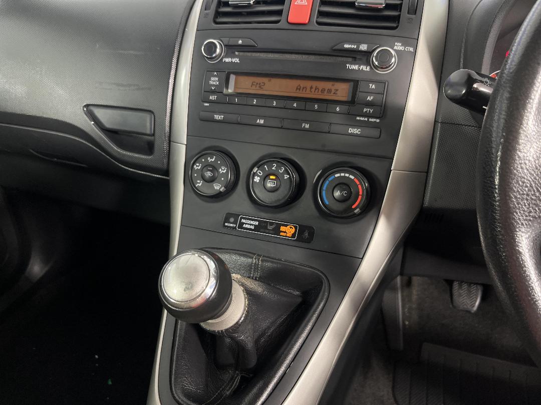 Photo '18' of Toyota Corolla Photo '18' of Toyota Corolla