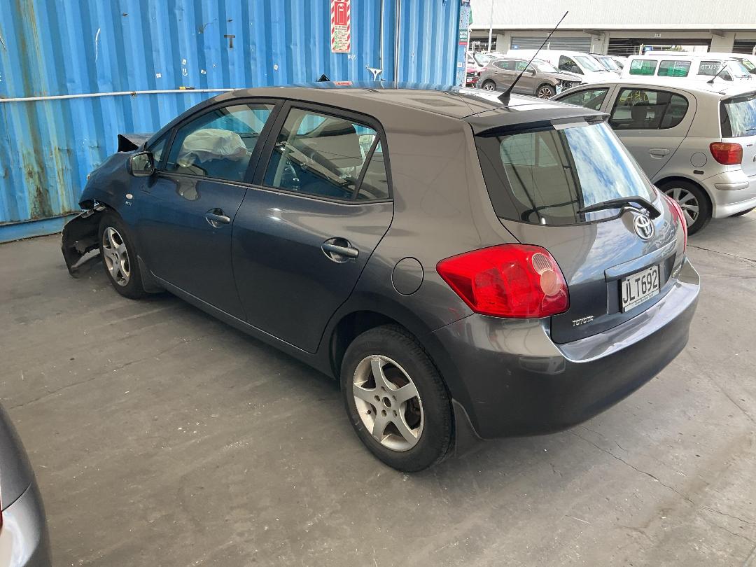 Photo '10' of Toyota Corolla GX Photo '10' of Toyota Corolla GX