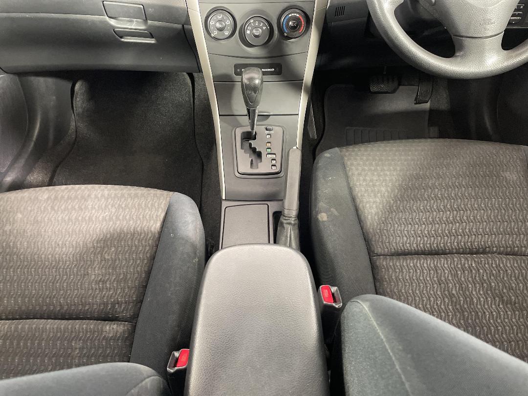 Photo '18' of Toyota Corolla