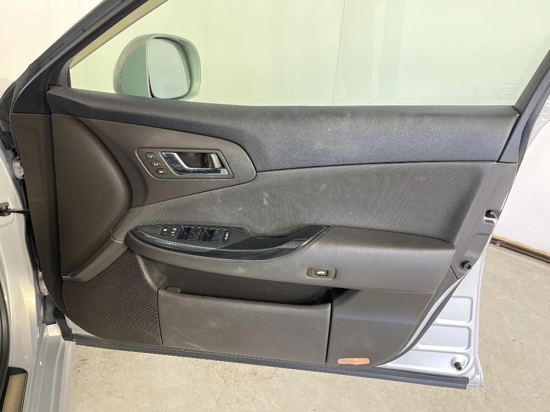 Photo '15' of Toyota Crown