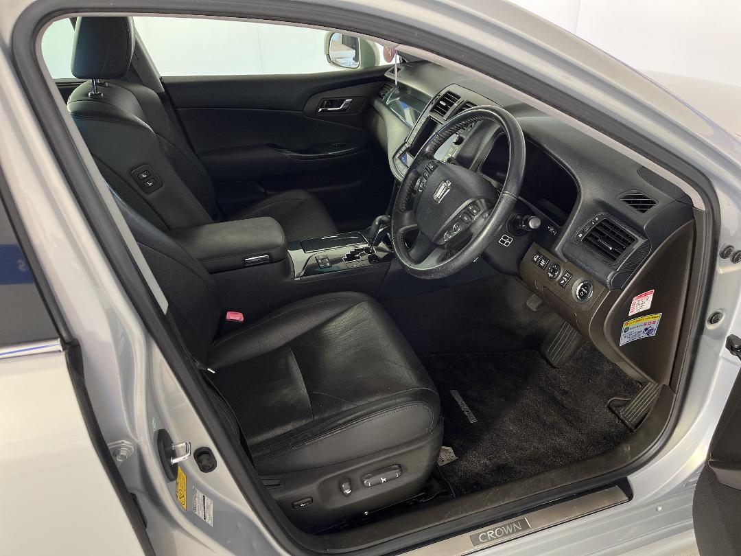 Photo '16' of Toyota Crown