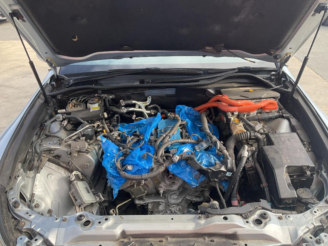 Photo '8' of Toyota Crown Hybrid