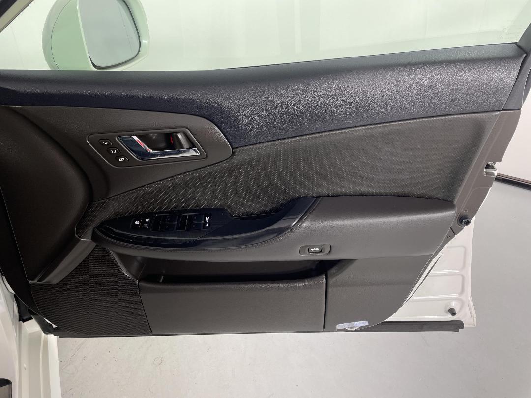 Photo '15' of Toyota Crown