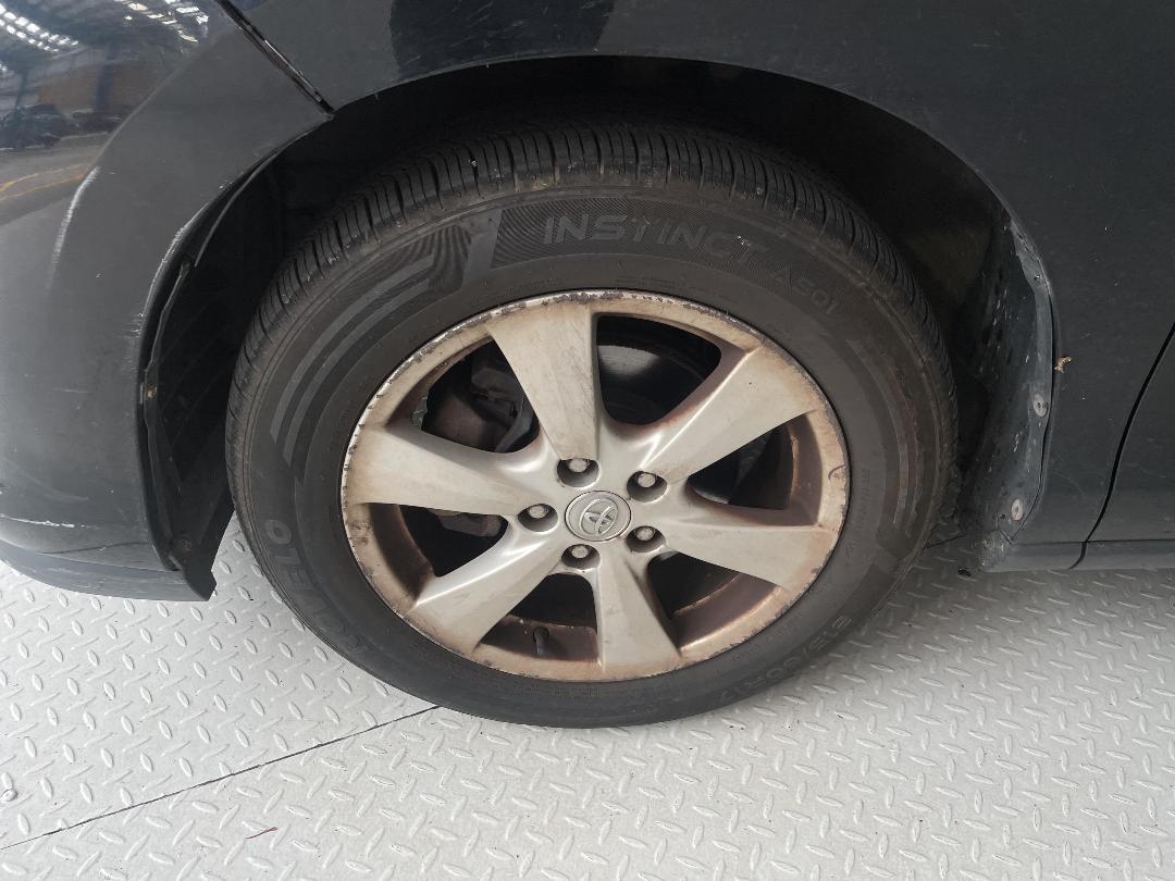 Photo '5' of Toyota Estima E-Four X Hybrid Photo '5' of Toyota Estima E-Four X Hybrid