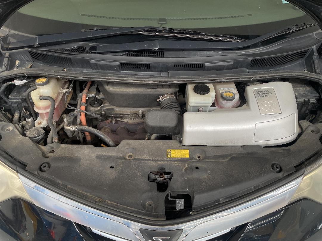 Photo '6' of Toyota Estima E-Four X Hybrid Photo '6' of Toyota Estima E-Four X Hybrid