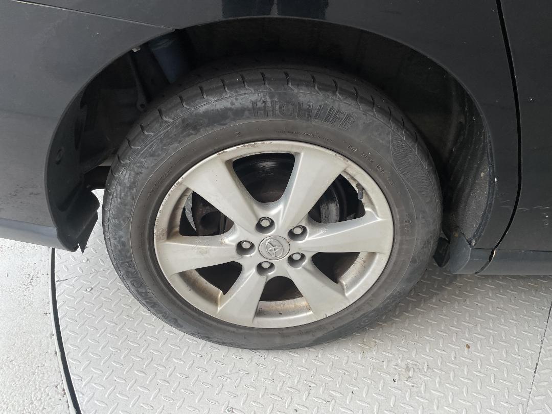 Photo '8' of Toyota Estima E-Four X Hybrid Photo '8' of Toyota Estima E-Four X Hybrid