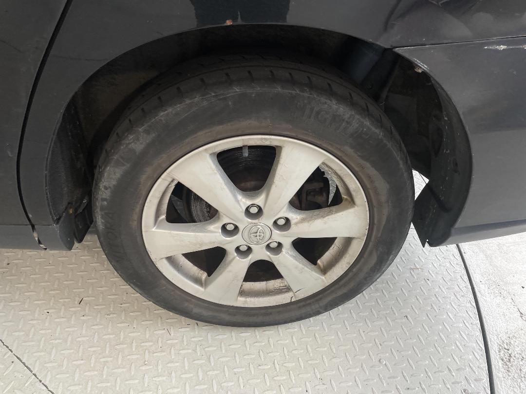 Photo '11' of Toyota Estima E-Four X Hybrid Photo '11' of Toyota Estima E-Four X Hybrid