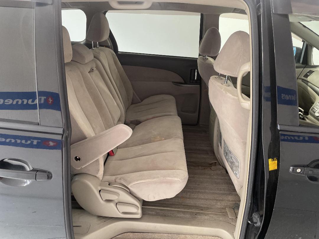 Photo '18' of Toyota Estima E-Four X Hybrid Photo '18' of Toyota Estima E-Four X Hybrid